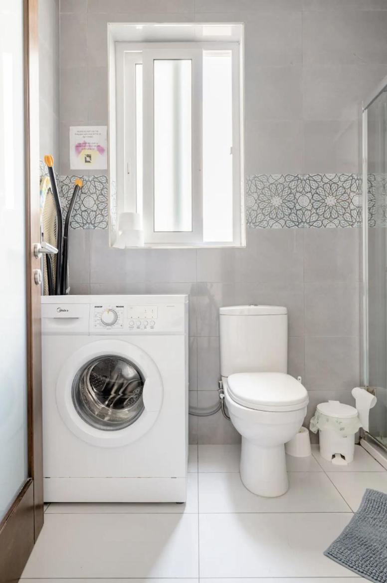F12 Room 2, Private Room Two Single Beds Privated Bathroom In Shared Flat Msida Exterior photo