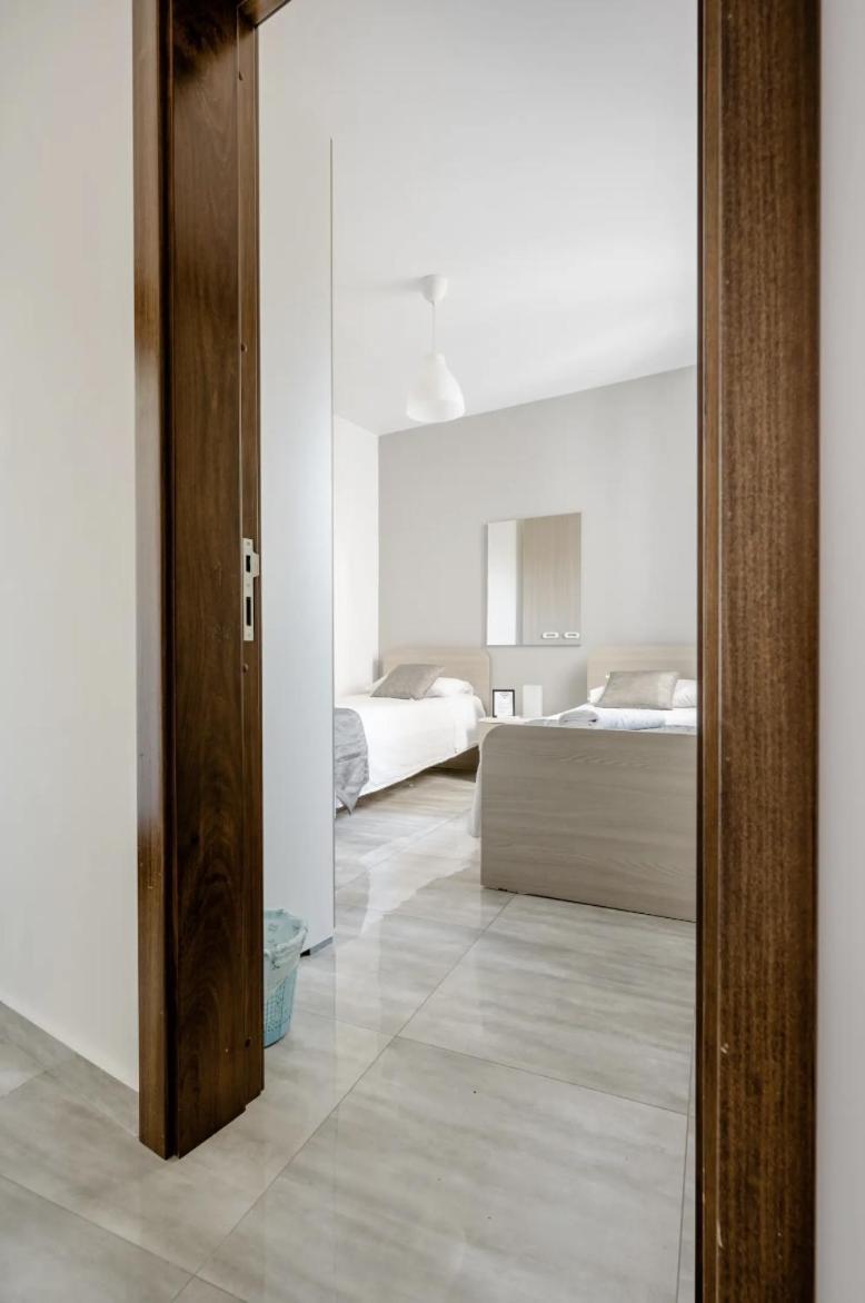 F12 Room 2, Private Room Two Single Beds Privated Bathroom In Shared Flat Msida Exterior photo