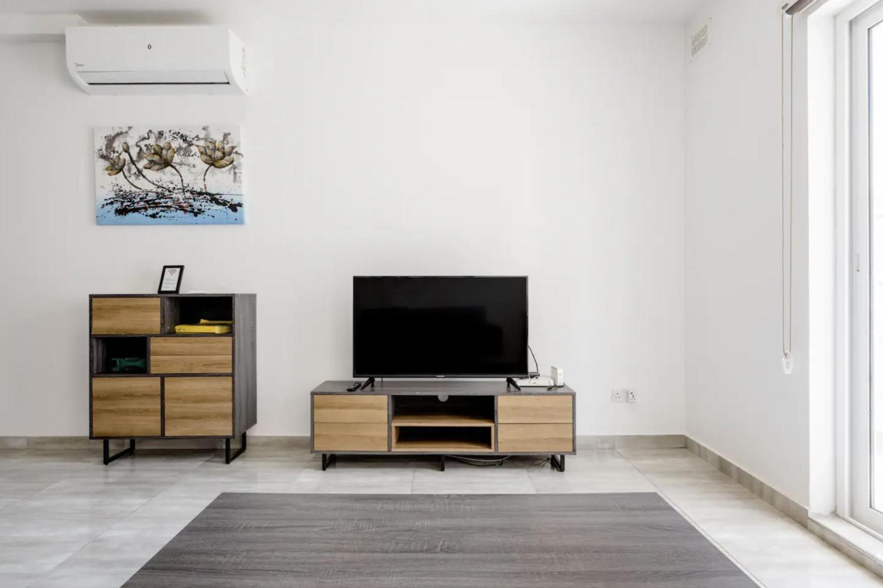 F12 Room 2, Private Room Two Single Beds Privated Bathroom In Shared Flat Msida Exterior photo