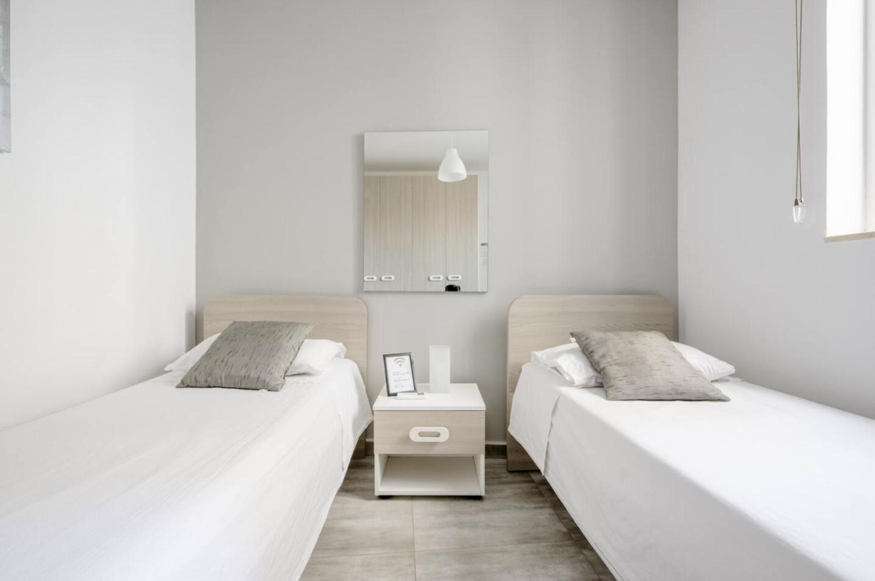 F12 Room 2, Private Room Two Single Beds Privated Bathroom In Shared Flat Msida Exterior photo